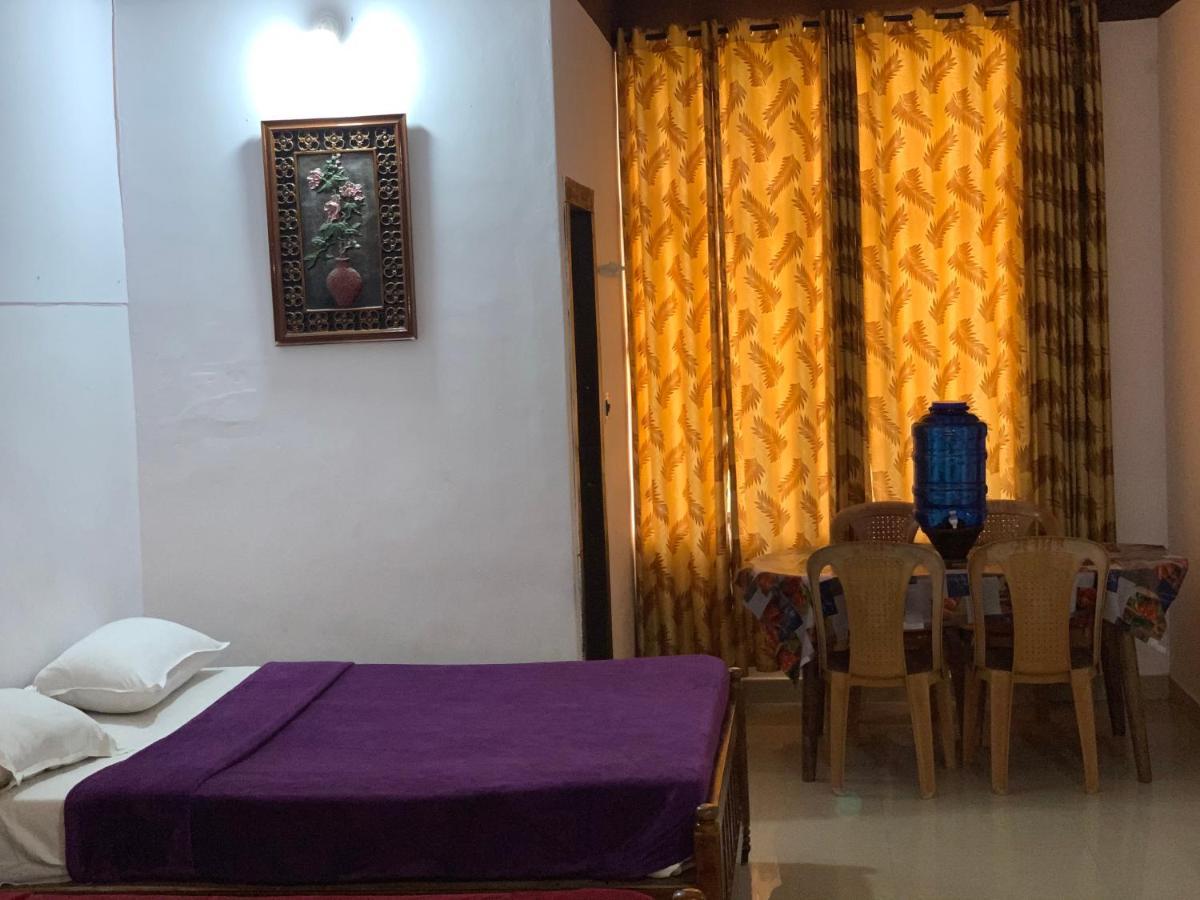 Hotel CAVERI inn Madikeri Buitenkant foto