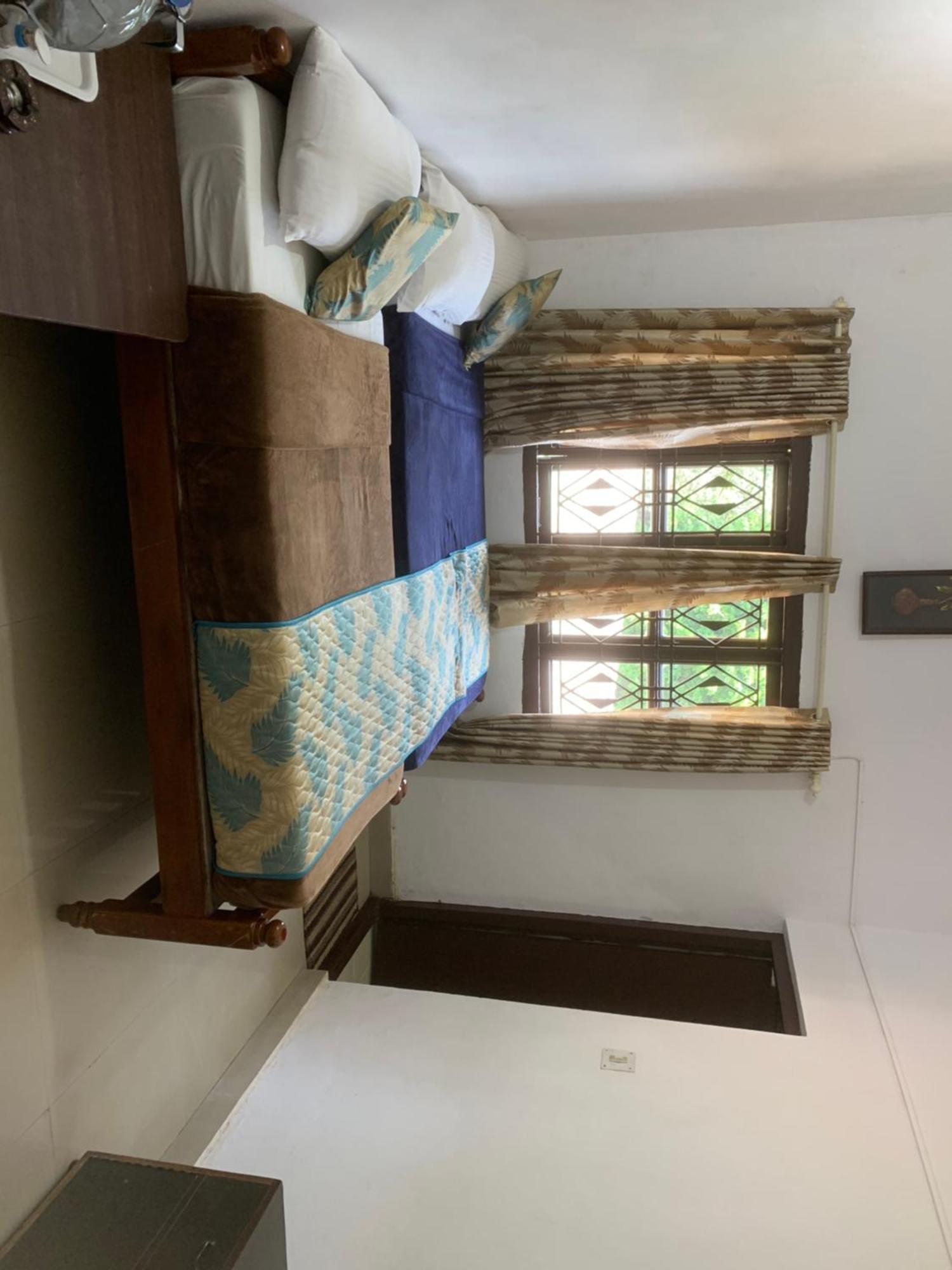 Hotel CAVERI inn Madikeri Buitenkant foto