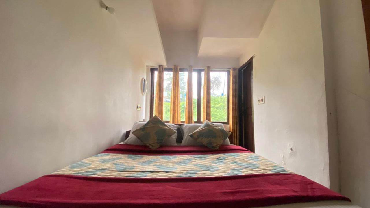 Hotel CAVERI inn Madikeri Buitenkant foto