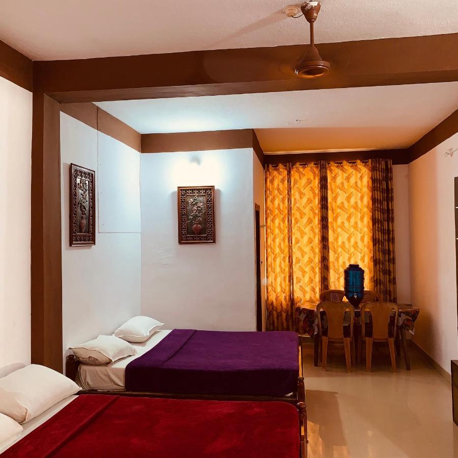 Hotel CAVERI inn Madikeri Buitenkant foto