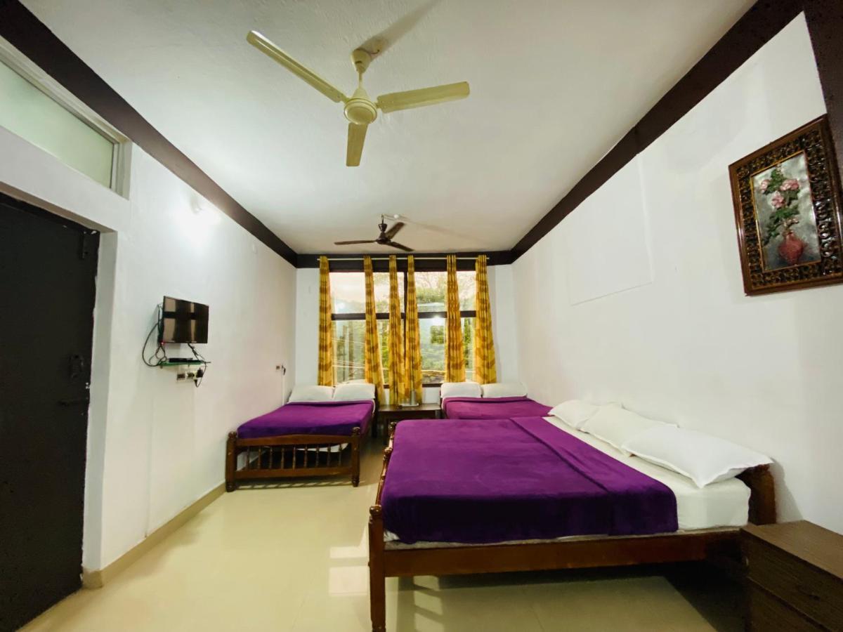 Hotel CAVERI inn Madikeri Buitenkant foto
