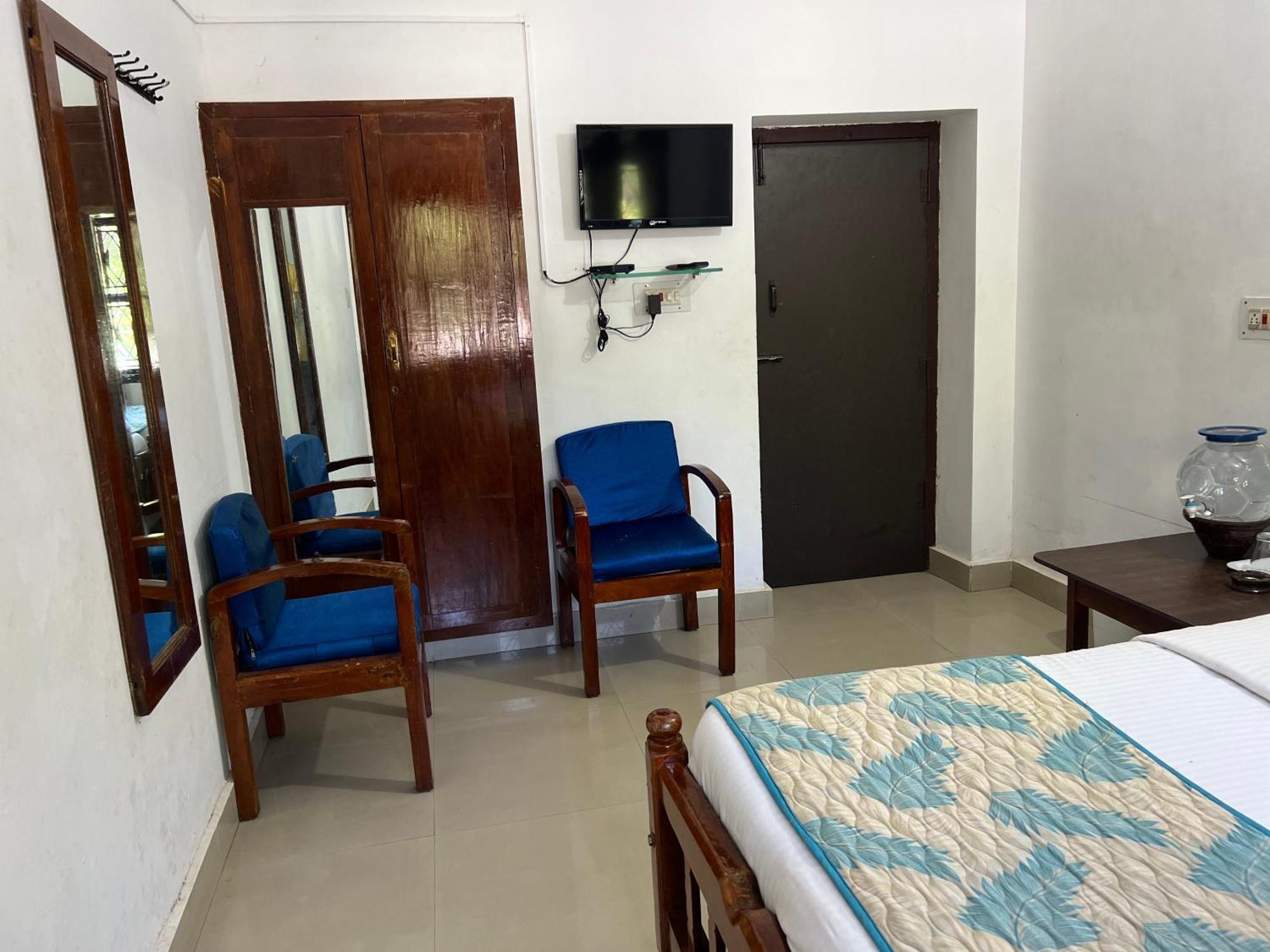 Hotel CAVERI inn Madikeri Buitenkant foto