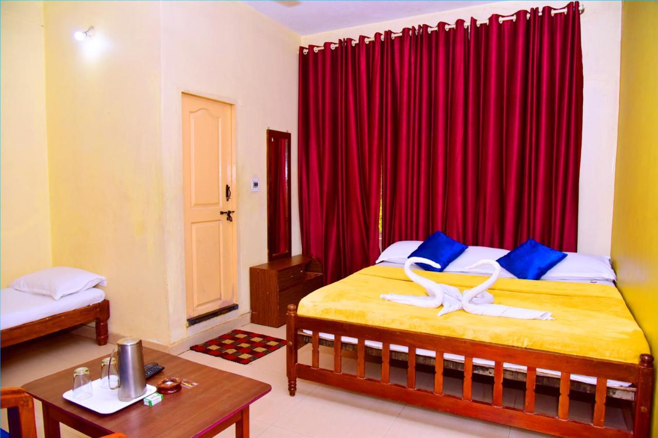 Hotel CAVERI inn Madikeri Buitenkant foto